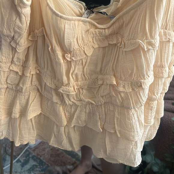 NWT Zara Women's Cream Ruffle Top - Picture 4 of 4
